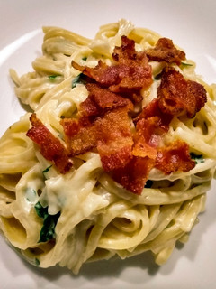 A picture of Creamy bacon linguine.