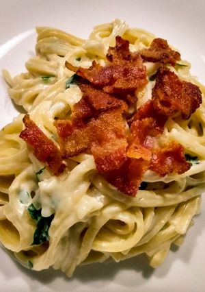 A picture of Creamy bacon linguine.