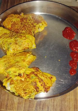 बेसन का चीला(besan ka cheela recipe in hindi) रेसिपी मुख्य फोटो