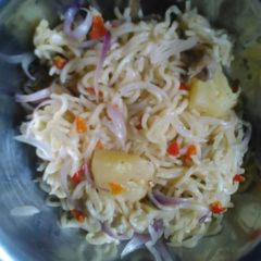 Noodles pinapple flavour A picture of Noodles pinapple flavour.
