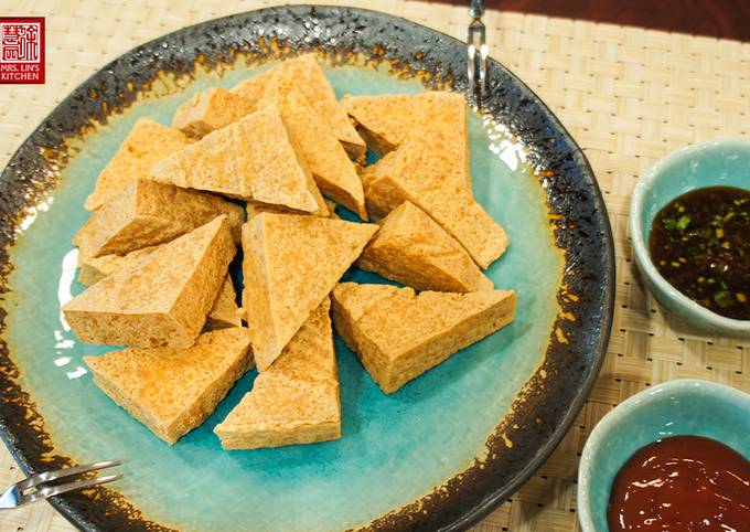 Step-by-Step Guide to Prepare Homemade Crispy Fried Tofu with Garlicky Soy Sauce &amp; Chili Sweet and Sour Sauce