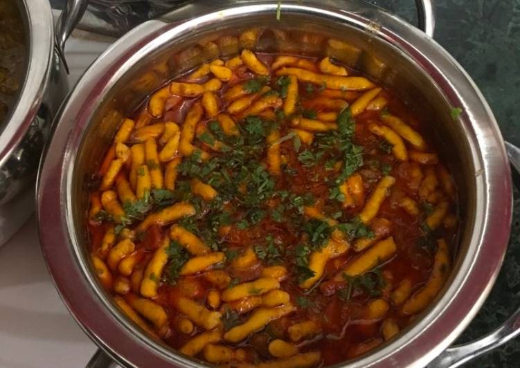 Recipe of Homemade Sev Tamater ki sabji