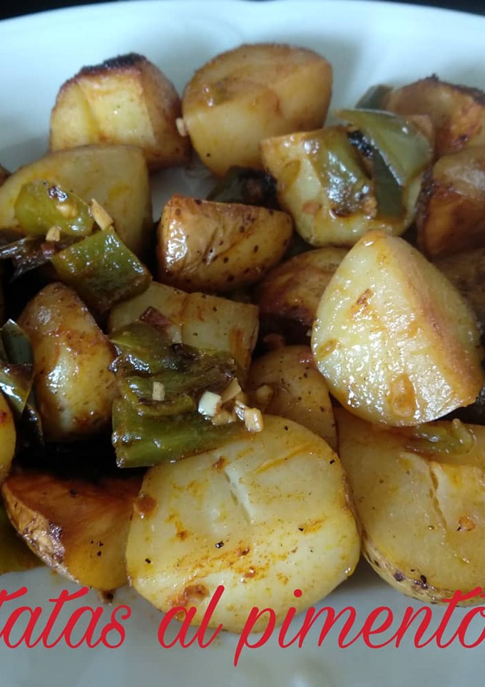 Una foto de Patatas al pimentón en olla de cocción lenta, crockpot