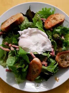 Une photo de Salade lyonnaise