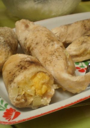 Habart tojással töltött rolád recept fotója
