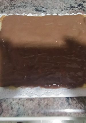 Una foto de Tarta de galletas, chocolate y natillas
