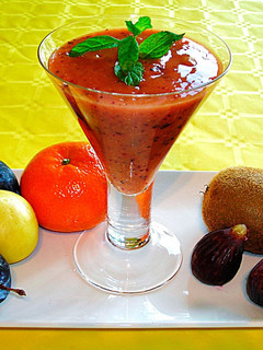 Una foto de Licuado laxante de fruta variada