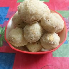 A picture of Ravva/suji Laddoo.