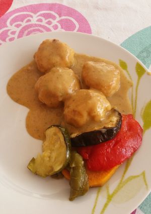 Una foto de Albóndigas de Merluza en Salsa Verde