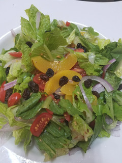Una foto de Ensalada con melocotón