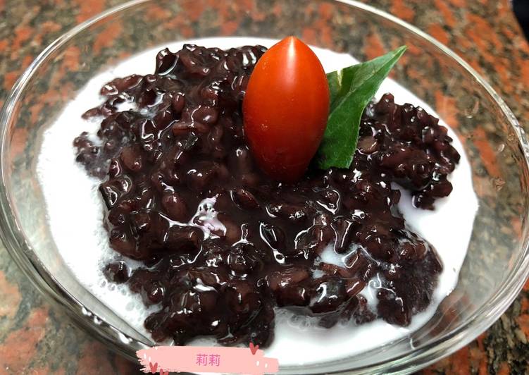 Bubur ketan hitam 黑糯米甜湯