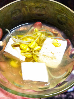 Foto resep Kongnamul Guk (Sup Tauge)