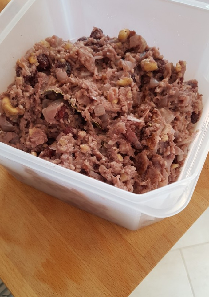 Una foto de Relleno para pavo o pollo navideño con frutas y frutos secos al oporto