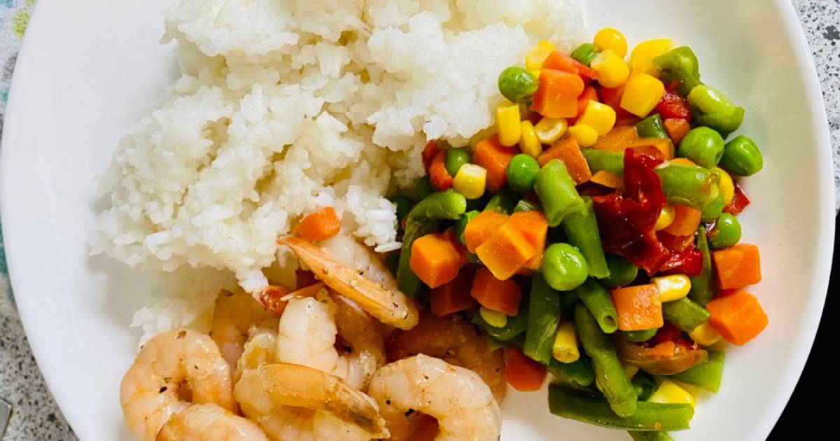 Жареный рис с креветками - азиатское блюдо за 15 минут
