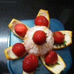 A picture of Fruit carving.