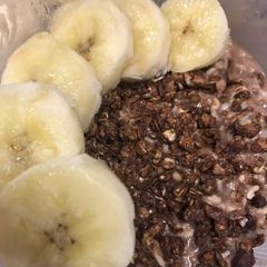A picture of Chocolate Peanut Butter Overnight Oats.