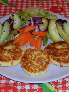 Una foto de Tortitas de puré de papa seco