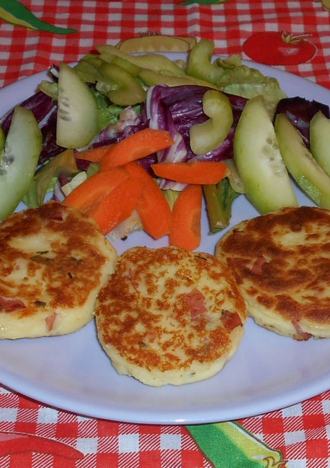 Una foto de Tortitas de puré de papa seco