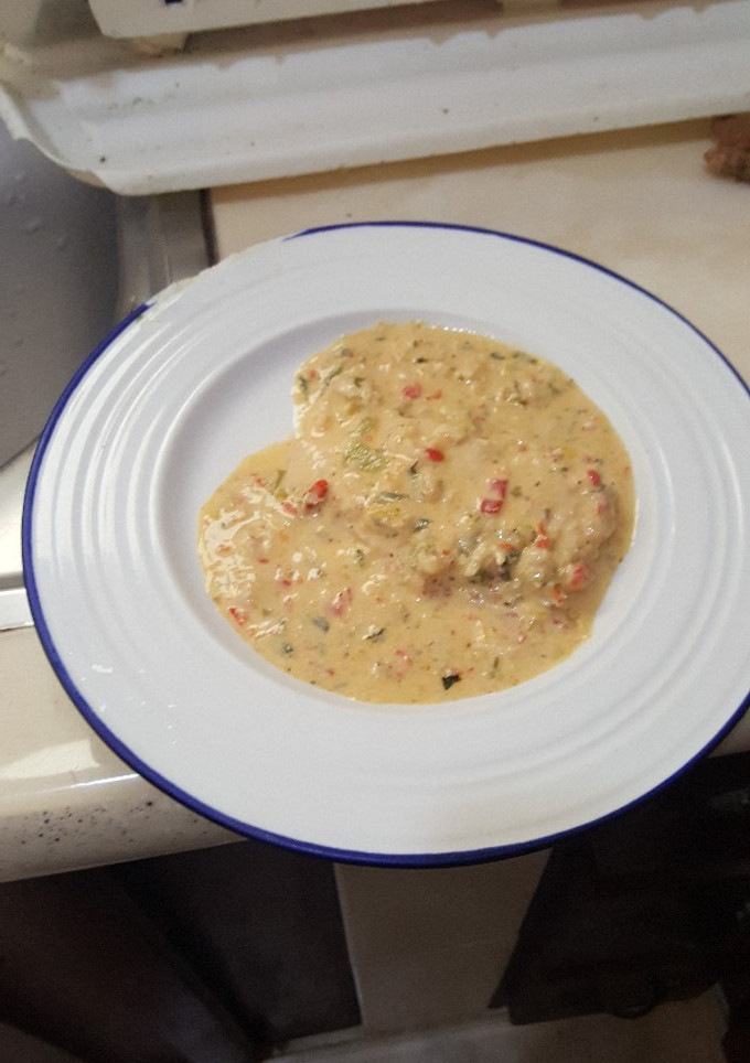 Una foto de Pechugas de pollo con crema de vegetales