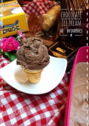 Foto resep Chocolate ice cream w brownies eggless