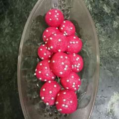 A picture of Strawberry balls.