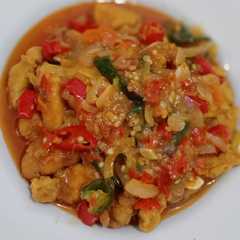A picture of Ayam fillet saos padang.