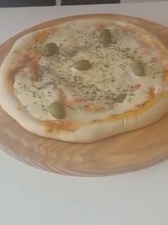 Una foto de Pizza casera súper fácil y rápida
