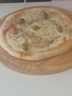 Una foto de Pizza casera súper fácil y rápida