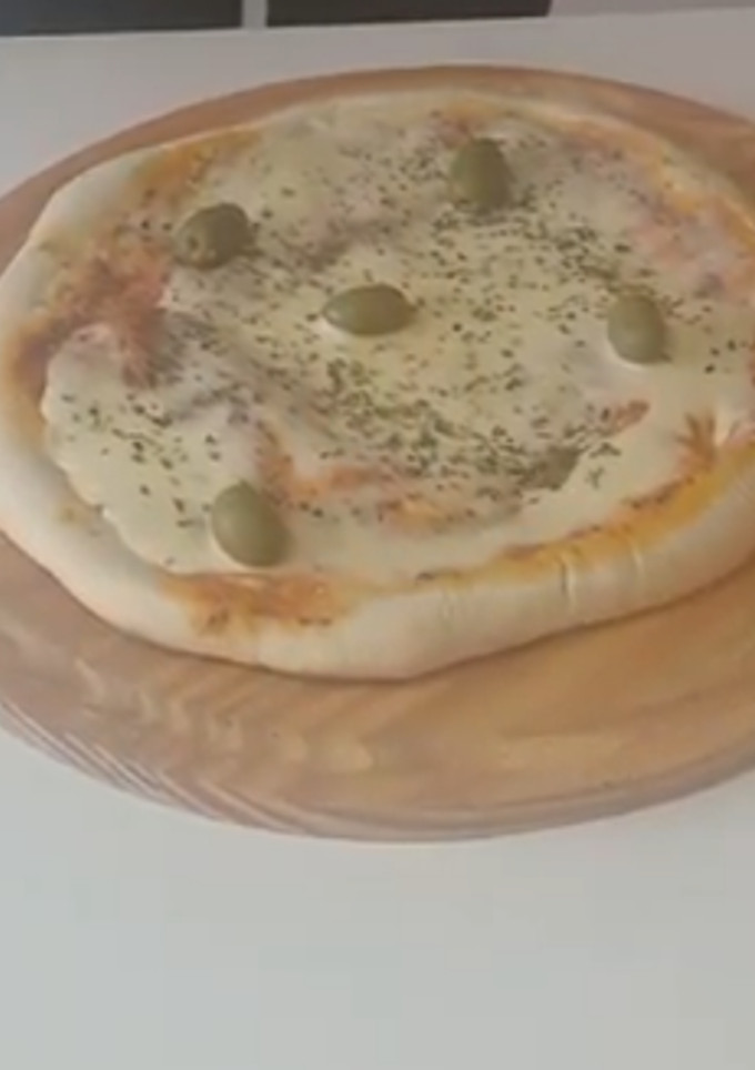 Una foto de Pizza casera súper fácil y rápida