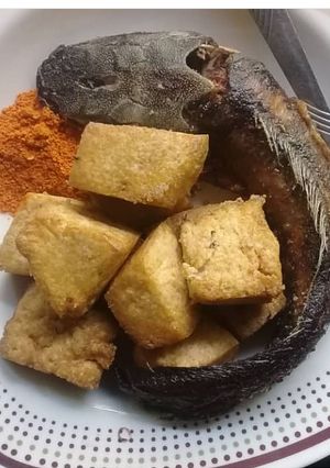A picture of Awara wit fried fish.
