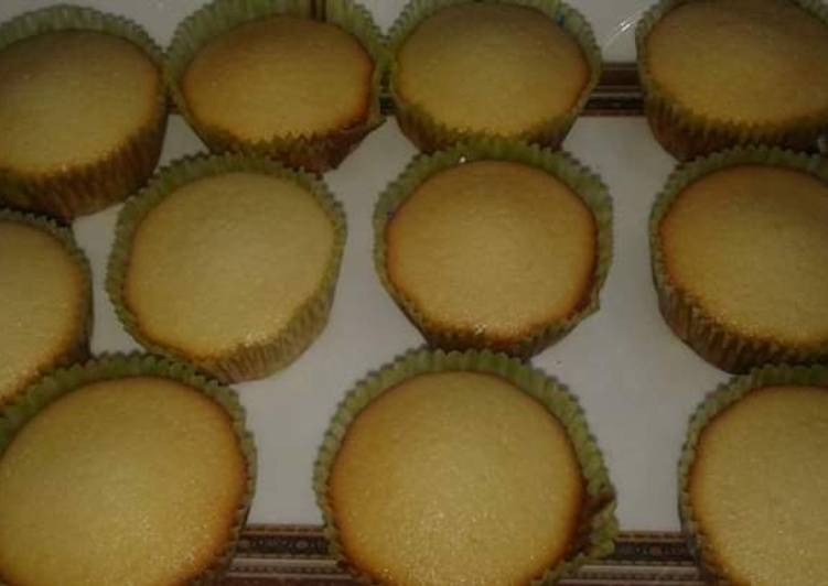Vanila cup cakes