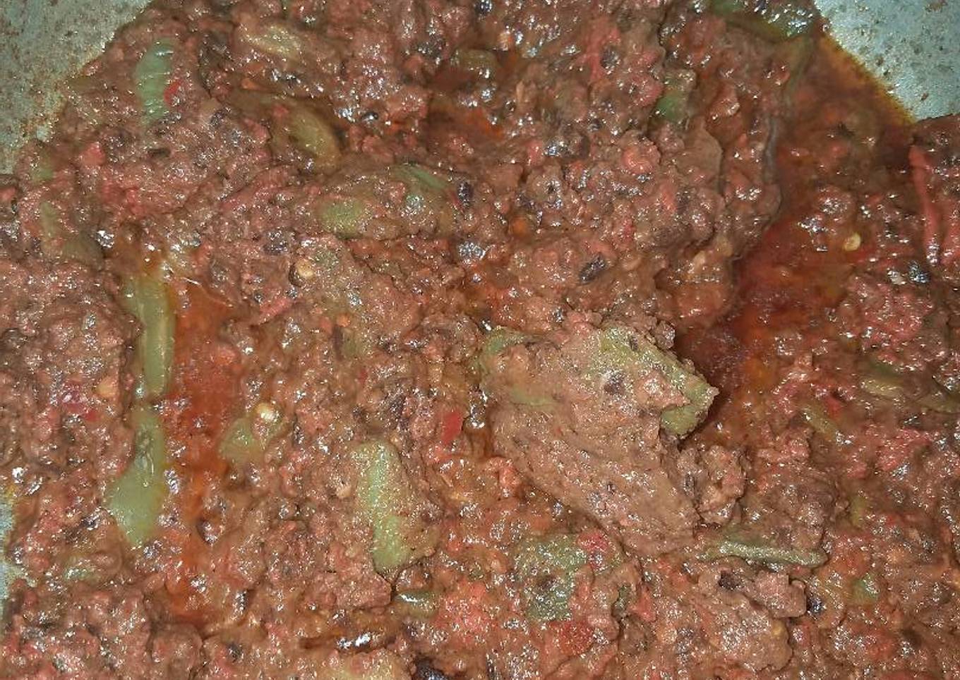 Chorizo con frijoles y nopales