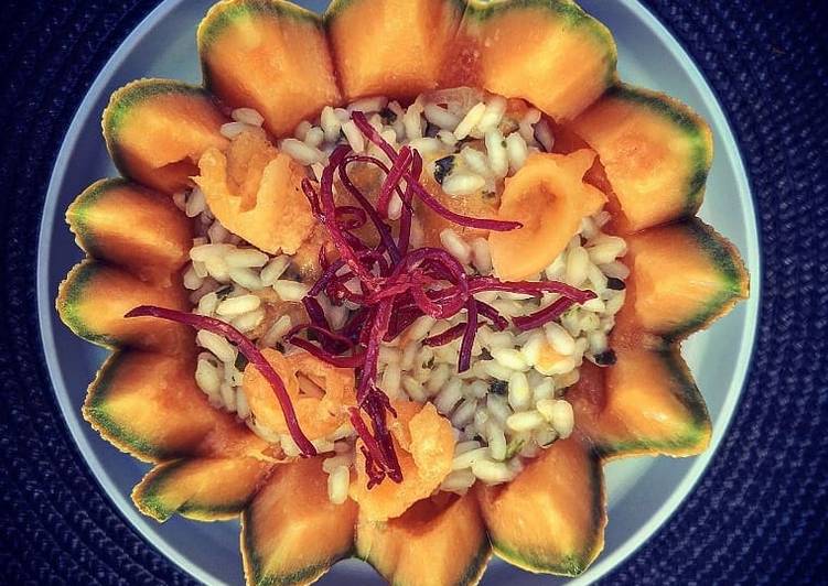 Risotto al melone e crema di basilico con ciuffetti di bresaola