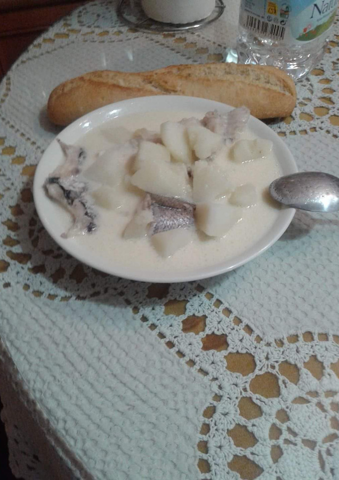Una foto de Pescada en blanco