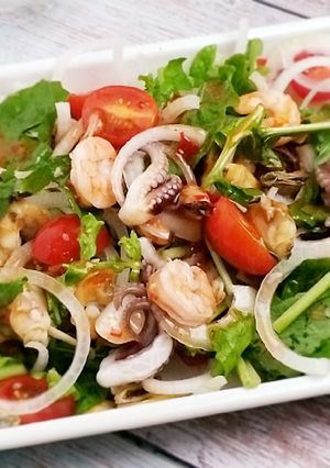 泰式涼拌海鮮沙拉 的食譜成品照片