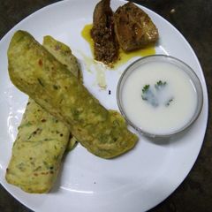 A picture of Paneer Thepla.
