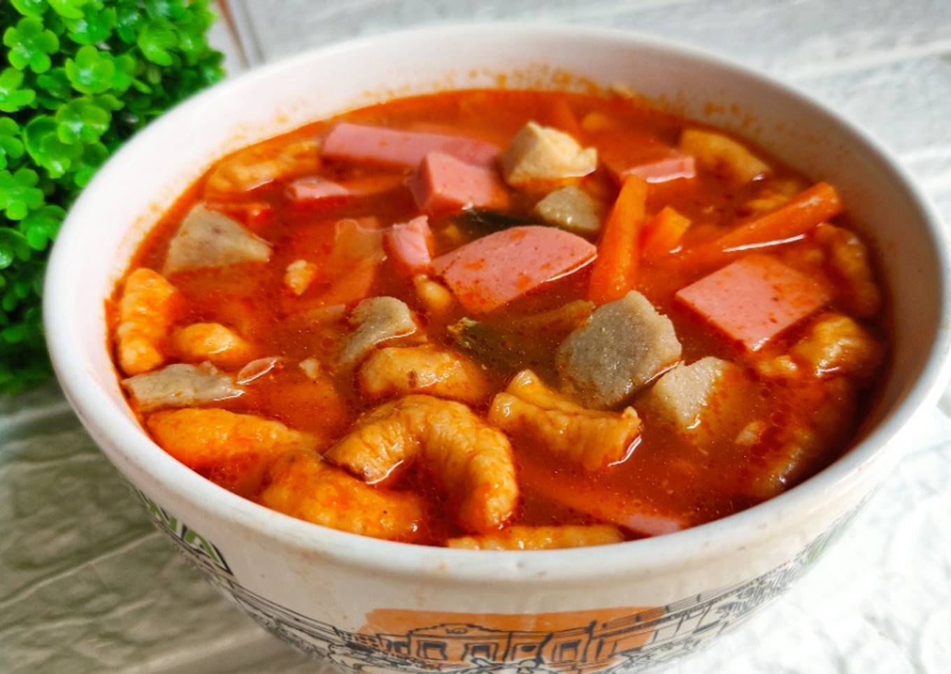 Sup merah sosis bakso