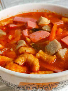 Foto resep Sup merah sosis bakso