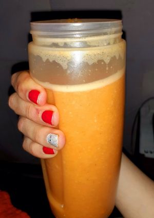 Una foto de Licuado de naranja, zanahoria y jengibre