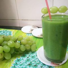 A picture of Grapes smoothie.