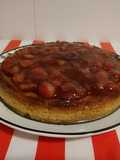 Tarta de queso light con sirope de fresas
