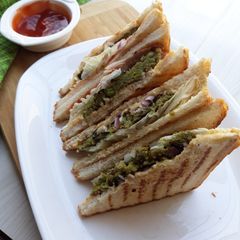 A picture of Iceberg Lettuce Falafel Sandwich.
