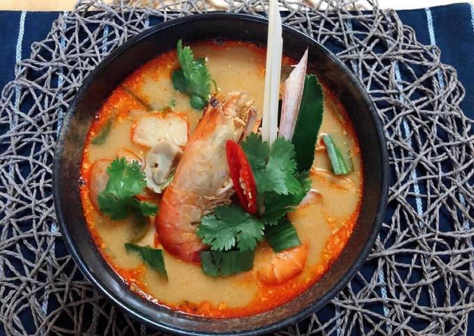 Steps to Make Award-winning 🧑🏽‍🍳🧑🏼‍🍳 Tom Yum Goong Recipe •Creamy Tom Yum Soup • Tom Yum Nam Kon |ThaiChef Food