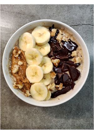 Una foto de Porridge, o gachas, de plátano y cacahuete