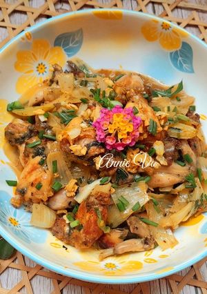Hình của món Ếch chiên nước mắm.