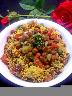 चना चाट (Chana chaat recipe in hindi) रेसिपी मुख्य फोटो