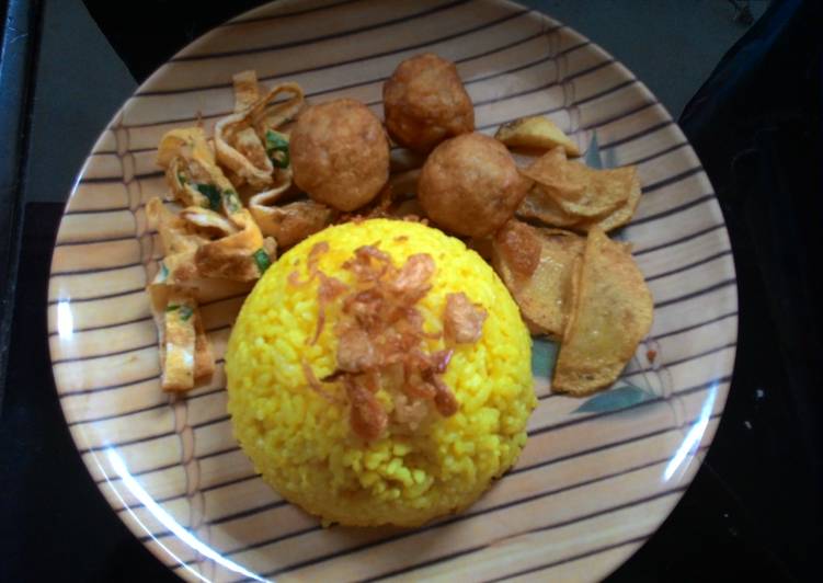Nasi Kuning Simpel