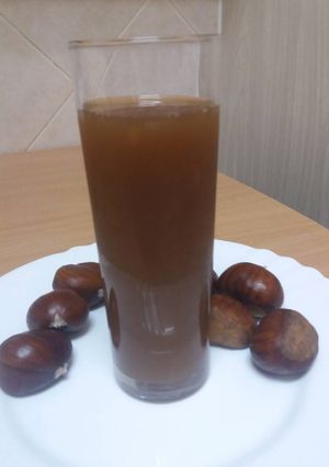 Una foto de Emoliente: bebida peruana caliente a base de cáscaras y semillas