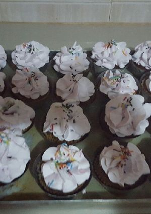 A picture of Queen cakes.