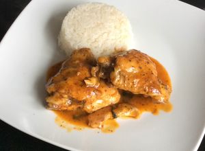 Una foto de Pollo al Huacatay